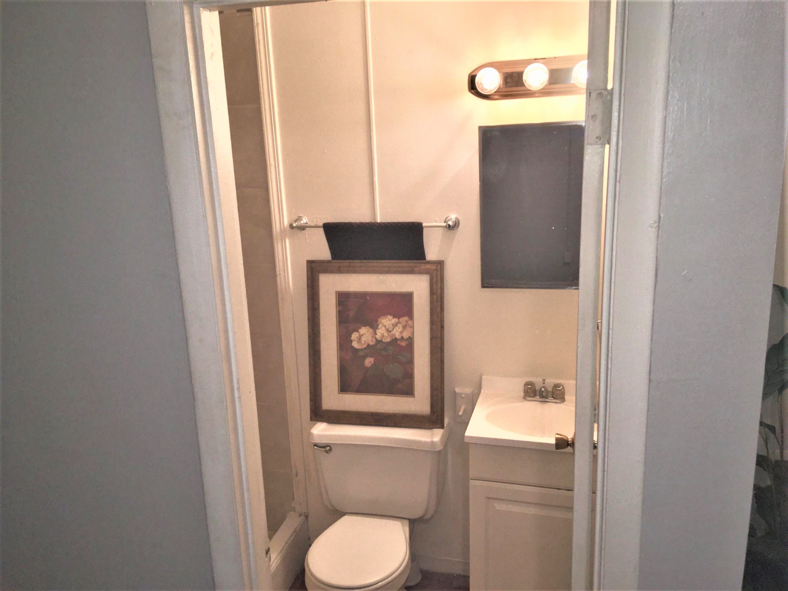 Apt 14 650/mo Utilities Included!